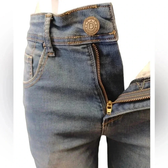Bench High Rise Straight Leg Light Wash  Jeans Size 30 - Picture 5 of 9
